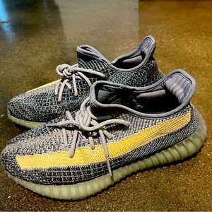 Yeezy blue/grey/yellow